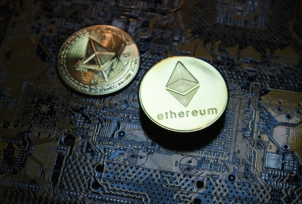 Ethereum Spot ETF Approval Delayed: SEC Postpones Verdict on Invesco’s Proposal